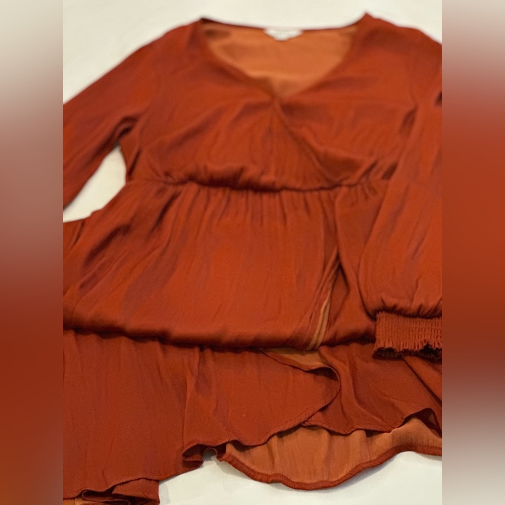 Springfield, size 4, rust color long sleeve silky dress